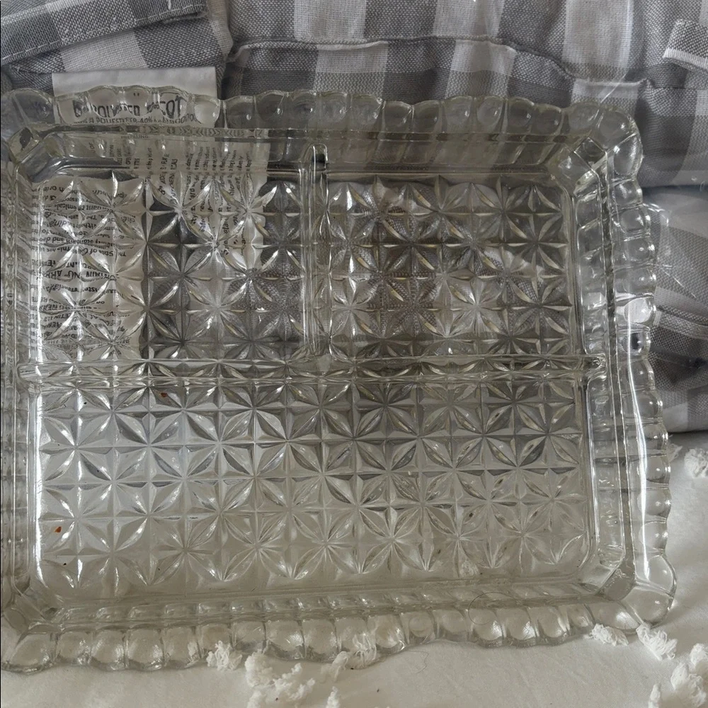 Glass crudités dish compartment